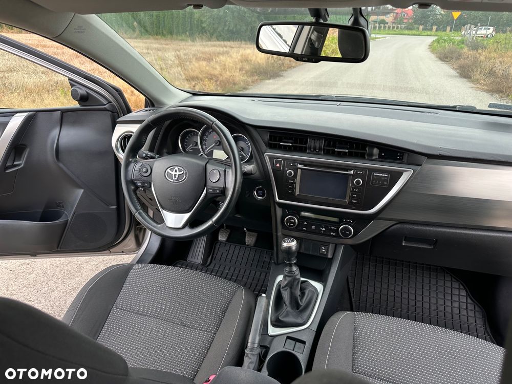 Toyota Auris 1.6 Premium - 20
