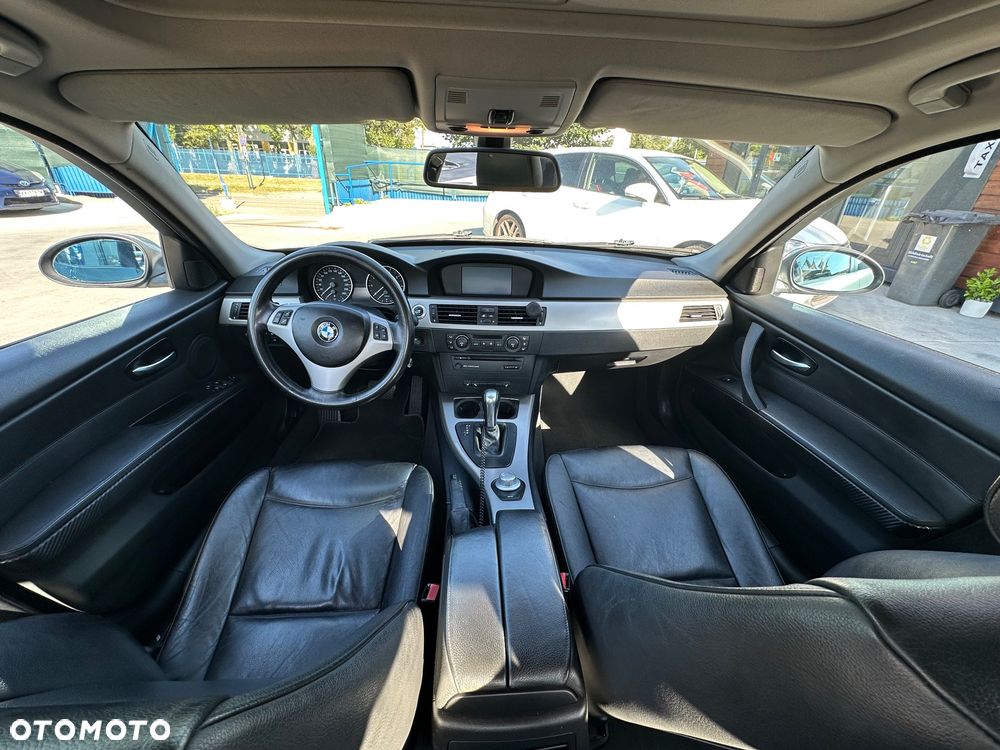 BMW Seria 3 320i - 12