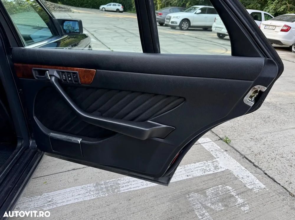 Mercedes-Benz W126 - 15