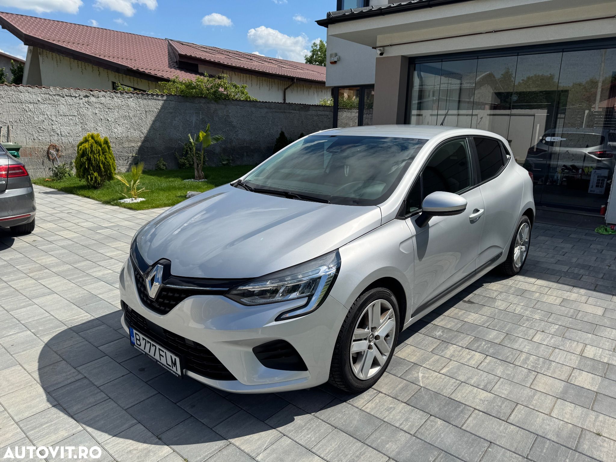 Renault Clio V SCe Zen - 1