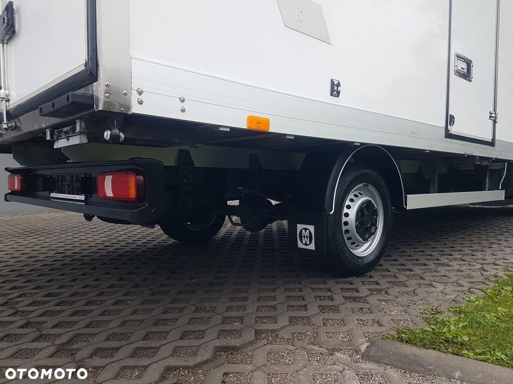 Iveco DAILY KONTENER 8EP KLIMA 4,21x2,23x2,23 3,0-160KM 35S16 KRAJOWY MANUAL 6-BIEGÓW - 25