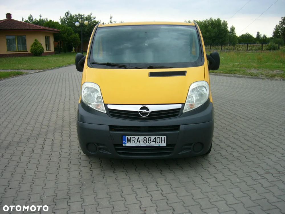 Opel Vivaro LONG 2,5 dci 115 Ps - 2