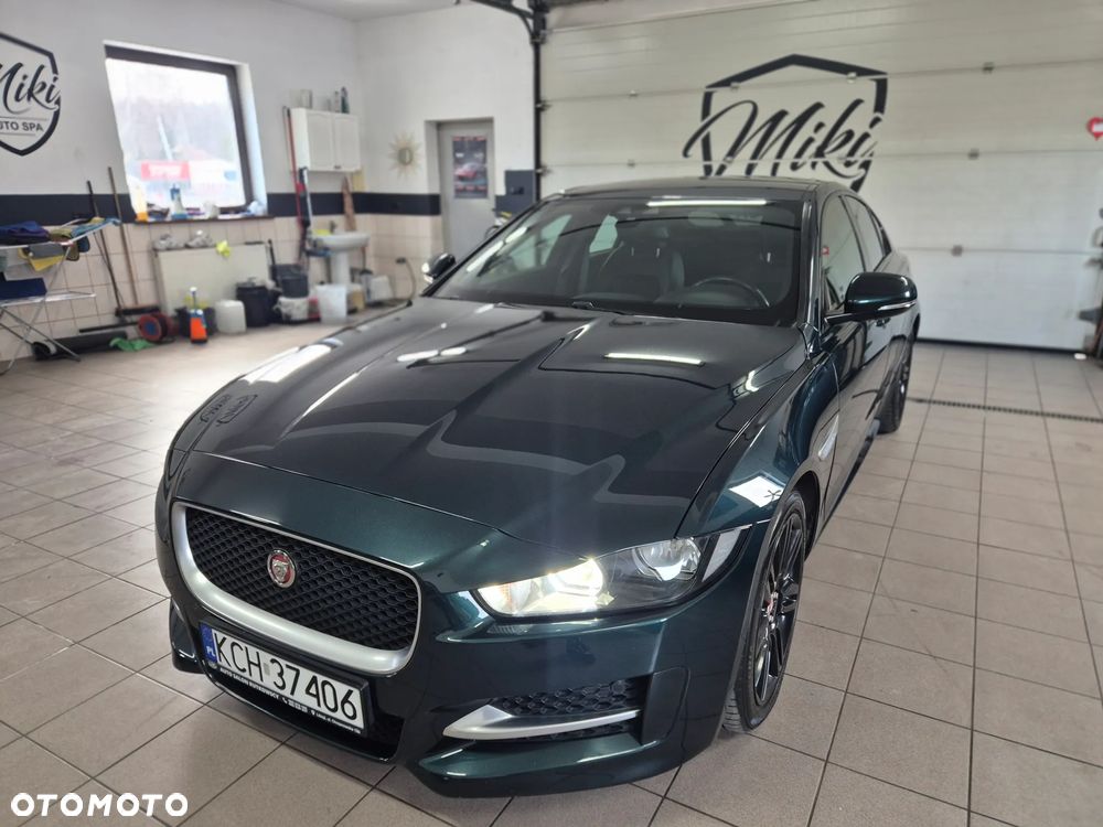 Jaguar XE 2.0 D R-Sport - 12