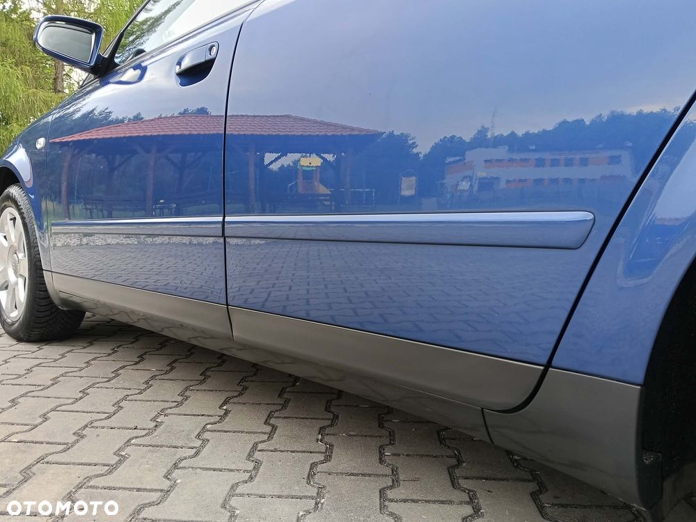 Audi A4 Limousine - 11