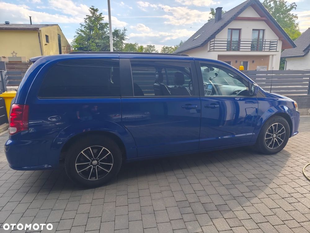 Dodge Grand Caravan - 7