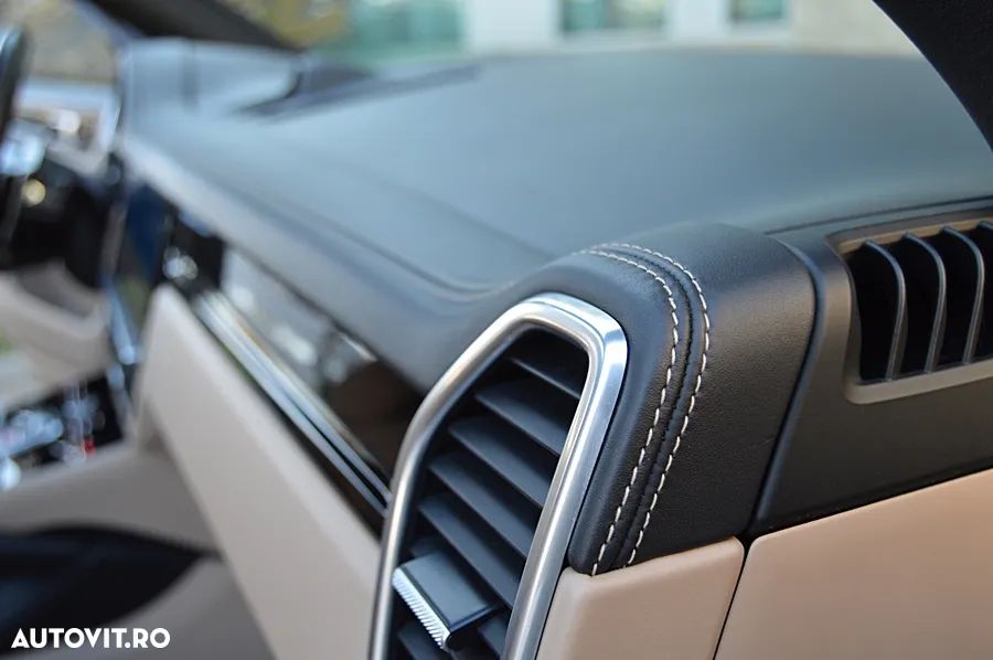 Porsche Cayenne S Tiptronic S Platinum Edition - 34