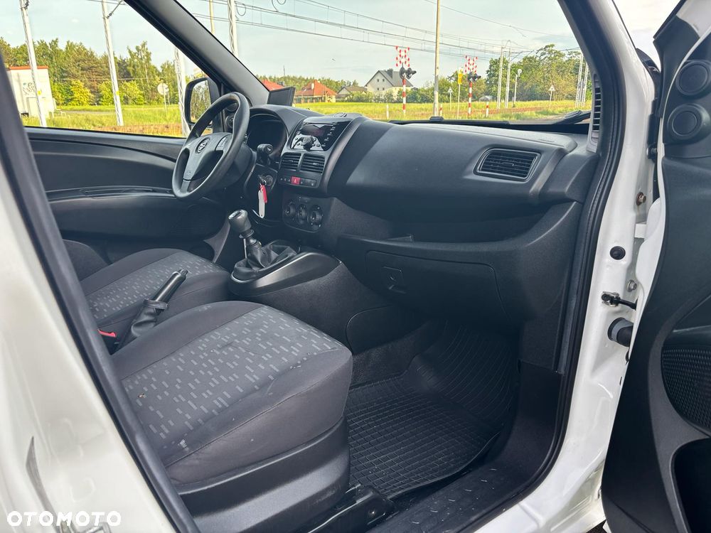 Opel COMBO MAXI - 18