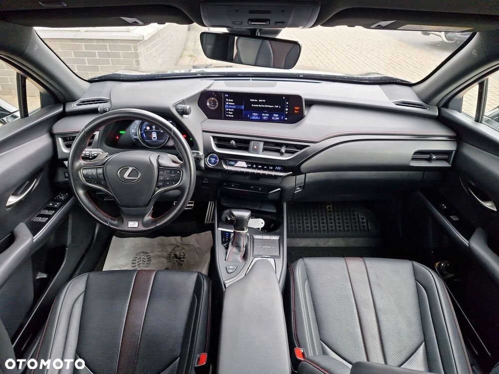 Lexus UX - 8