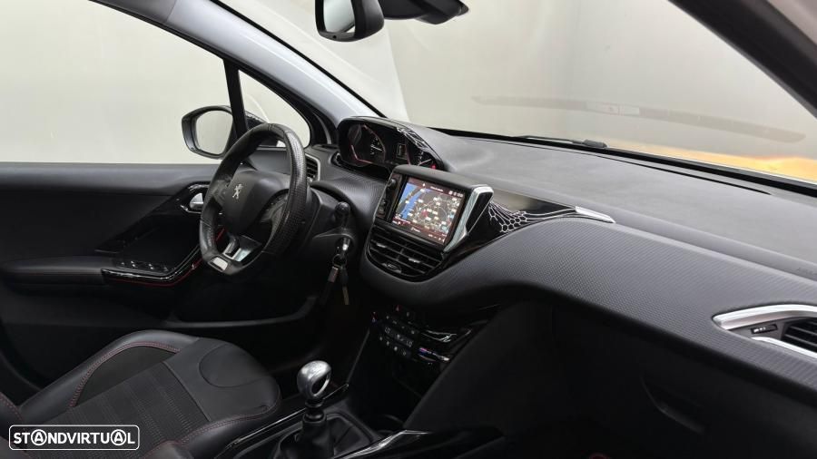 Peugeot 2008 1.2 PureTech GT Line - 17