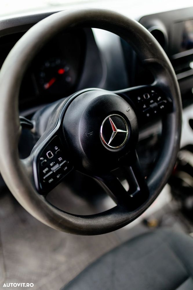 Mercedes-Benz Sprinter - 5