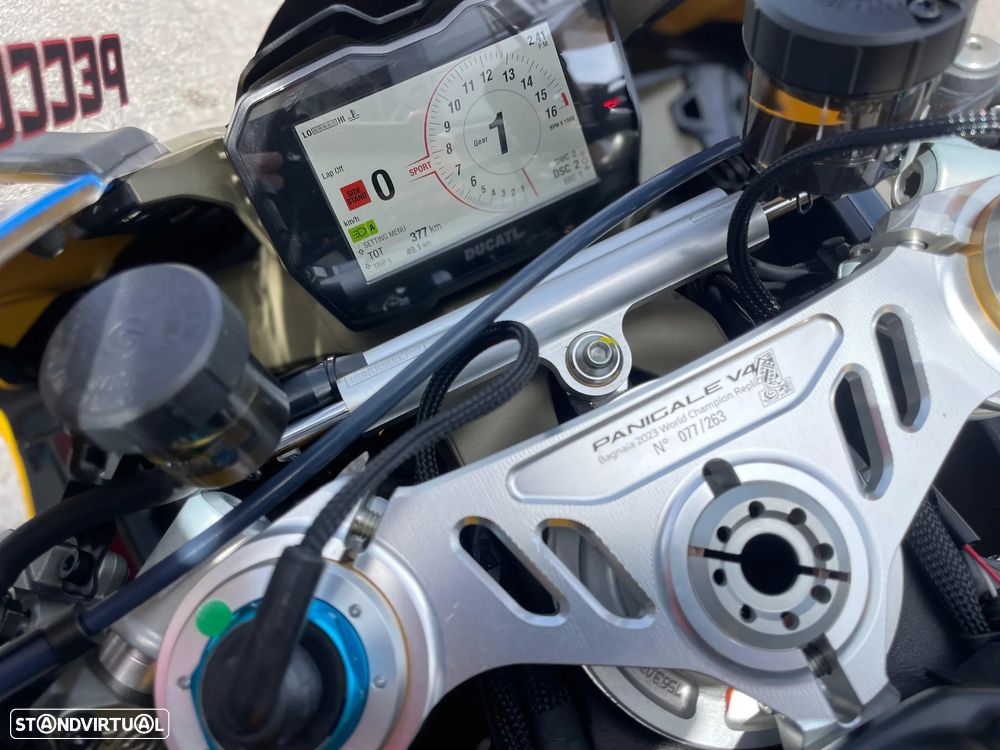 Ducati Panigale V4 Bagnaia 2023 World Champion Replica - 9