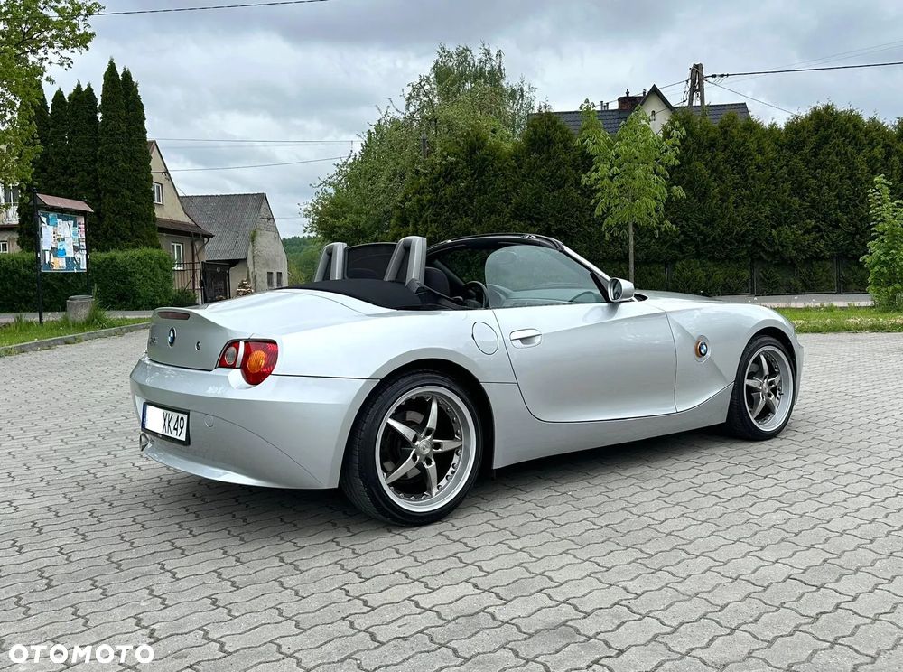 BMW Z4 2.2i - 8