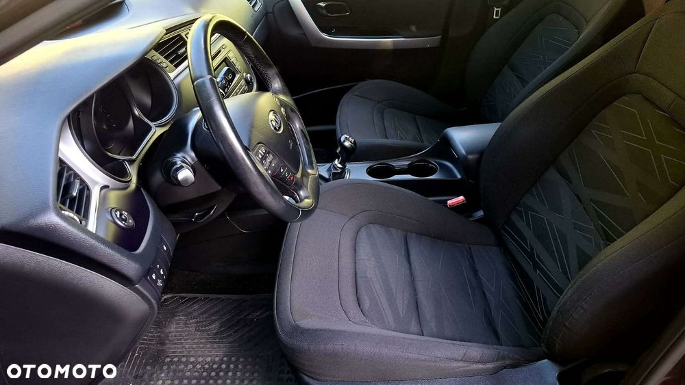 Kia Ceed 1.6 GDI ISG Dream-Team Edition - 8