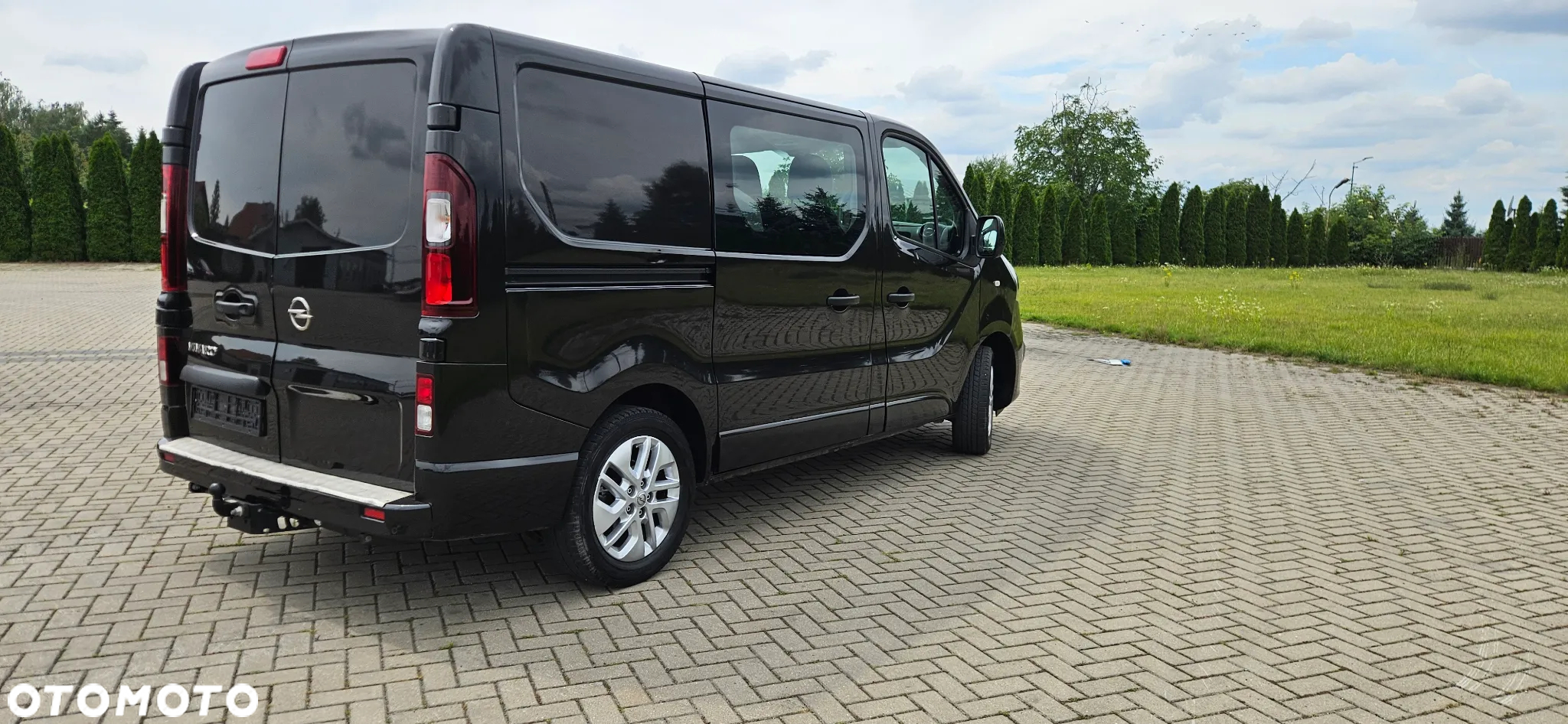 Opel Vivaro - 11