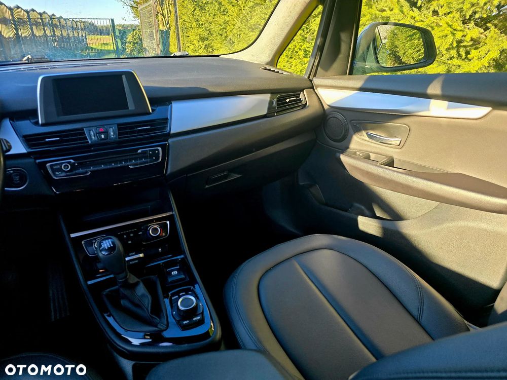BMW Seria 2 216d - 29