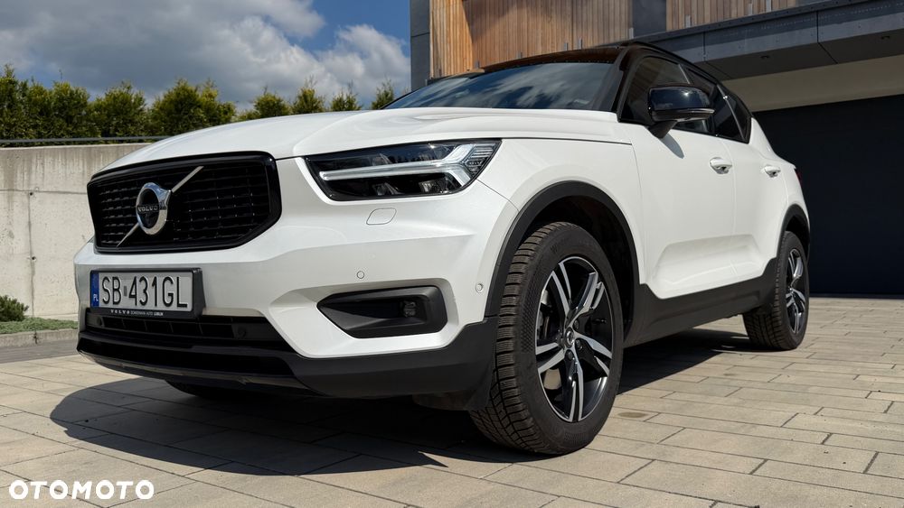 Volvo XC 40 B4 B R-Design - 2