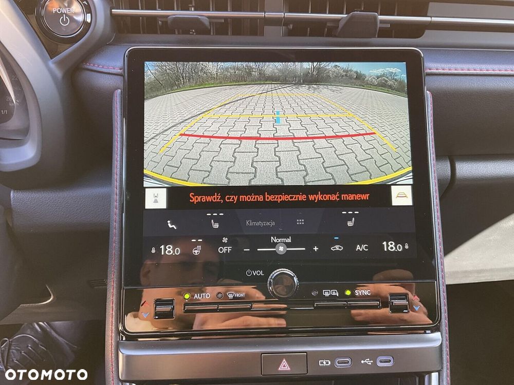 Lexus LBX 1.5 Hybrid Emotion - 23