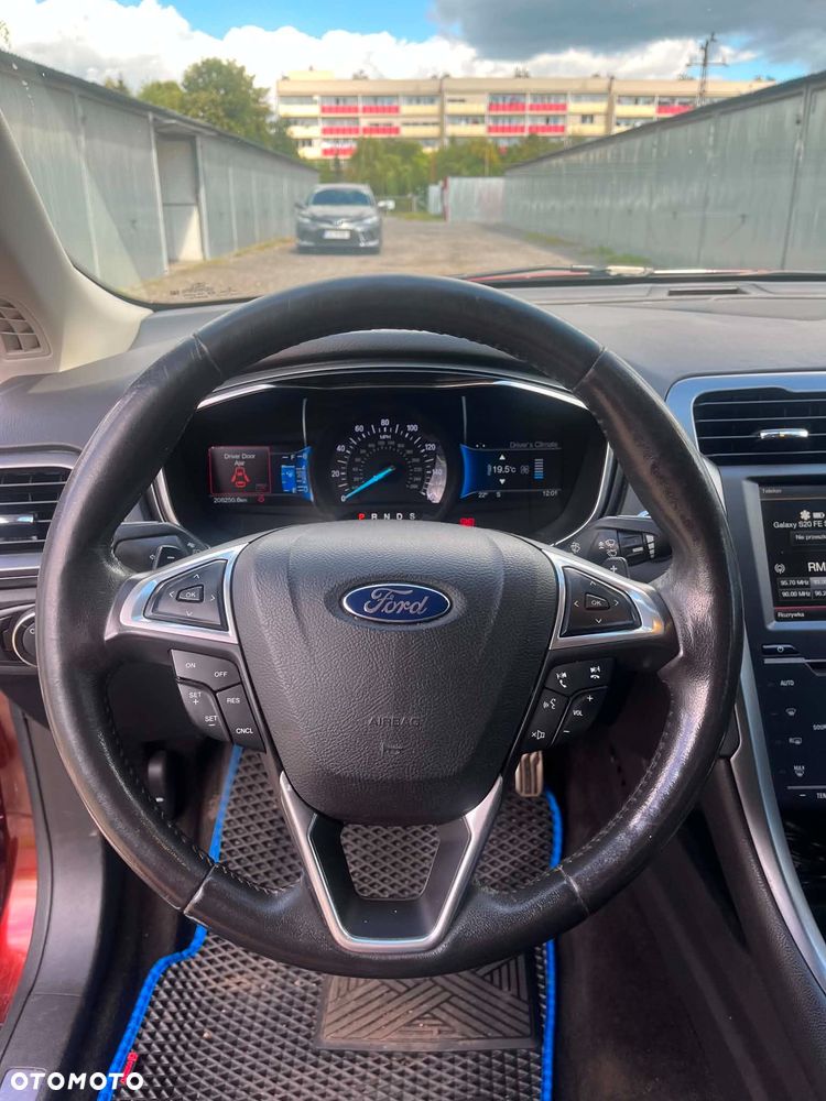 Ford Fusion - 2