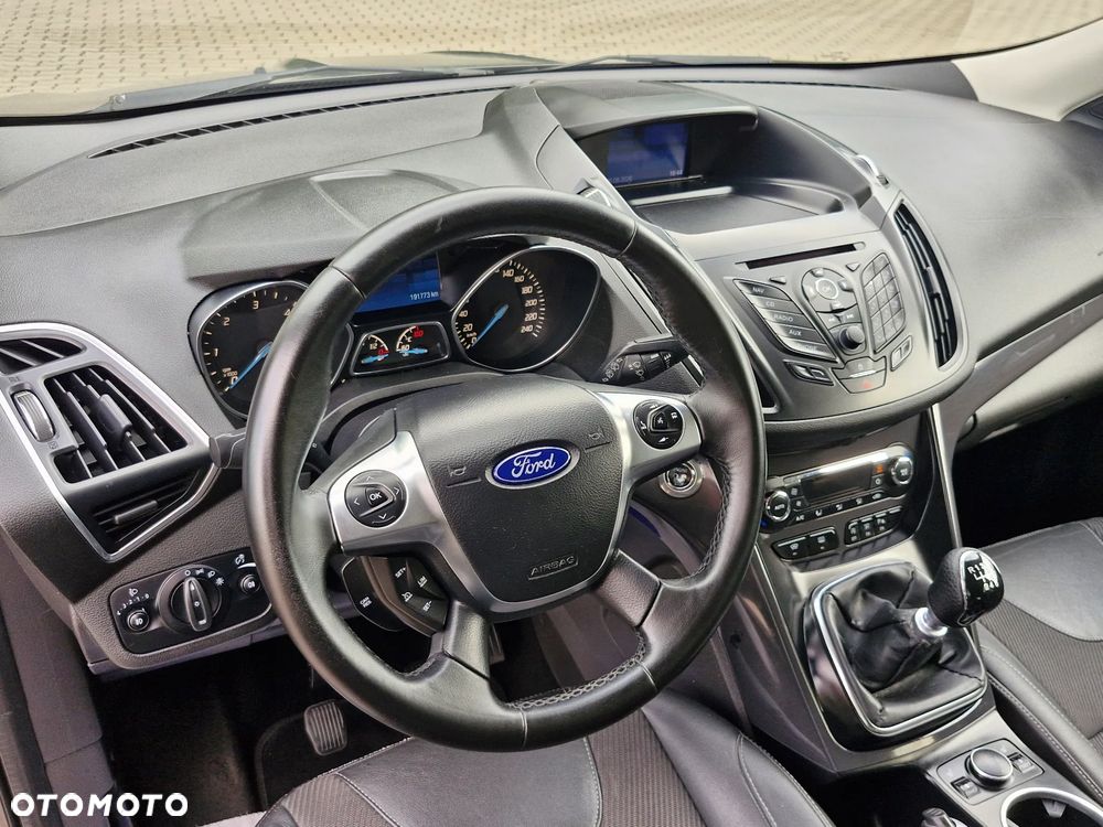 Ford Kuga 2.0 TDCi 2x4 Titanium - 27