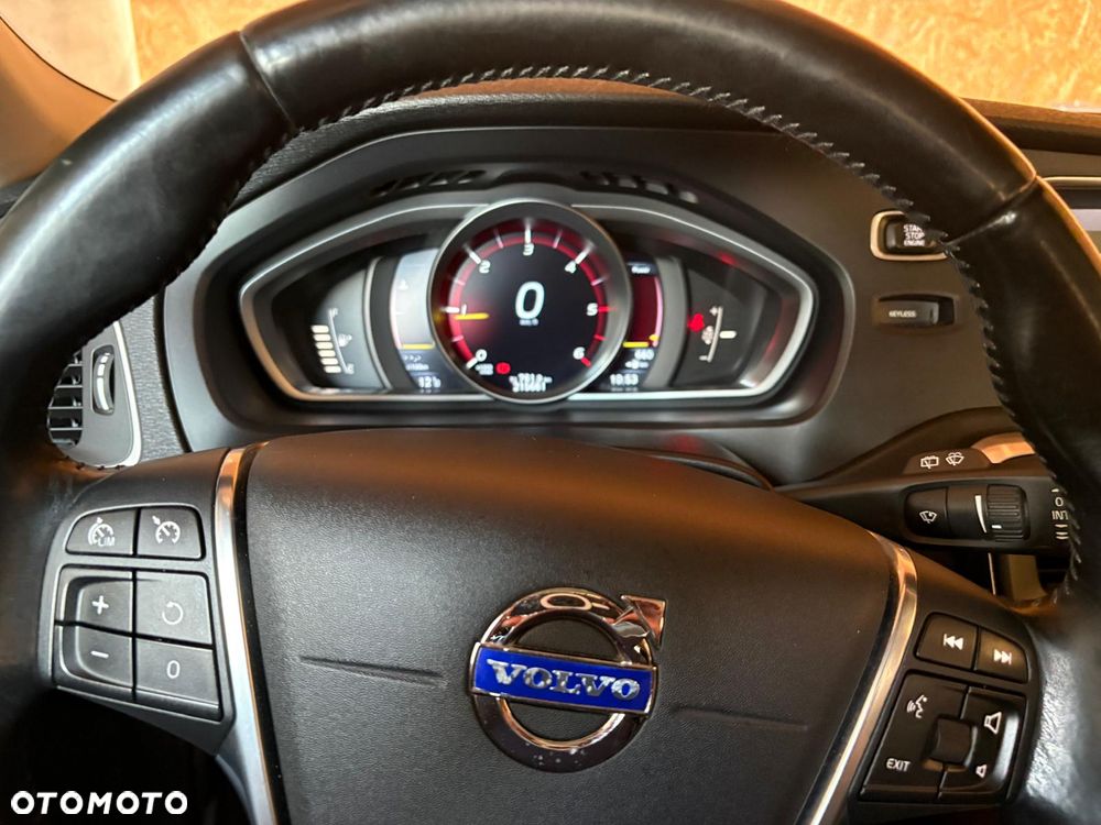 Volvo V40 D2 - 9