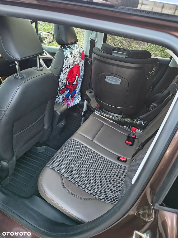 Peugeot 2008 1.6 e-HDi Allure S&S - 13