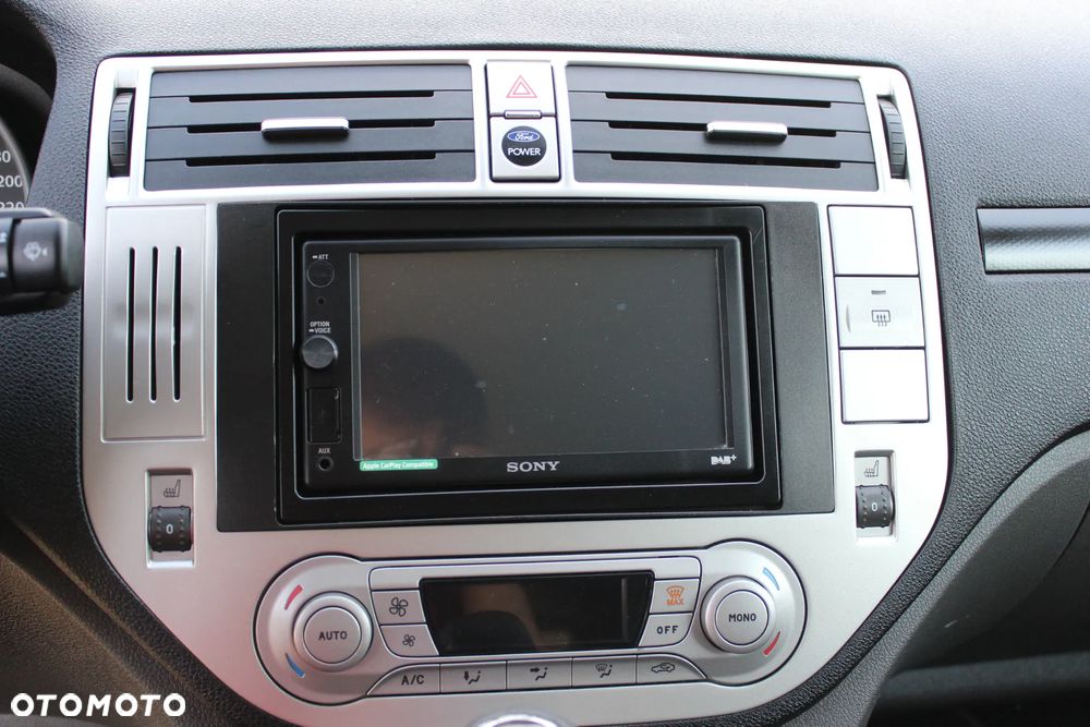 Ford Kuga 2.0 TDCi 2x4 Titanium - 26