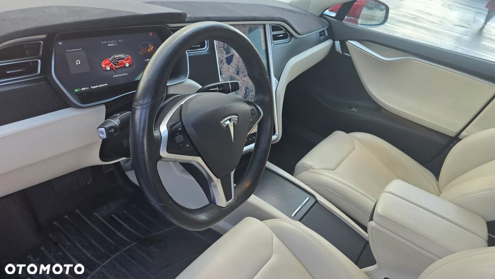 Tesla Model S - 28