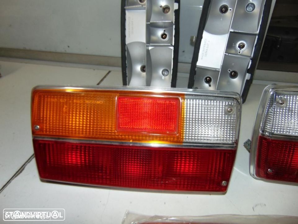 Peugeot 304 farolins trás - 2