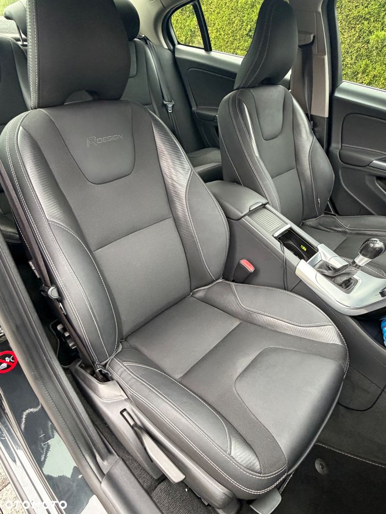 Volvo S60 D3 R-Design - 14