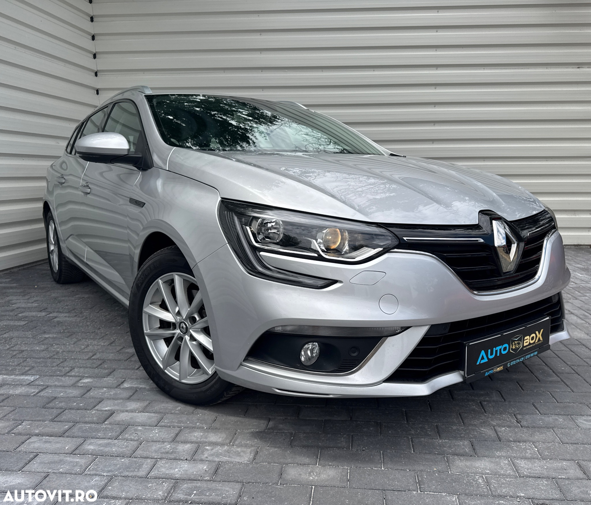 Renault Megane ENERGY dCi 110 EDC INTENS - 2