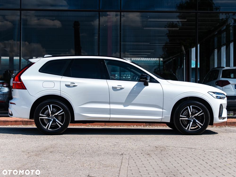 Volvo XC 60 B4 B Plus Dark - 16
