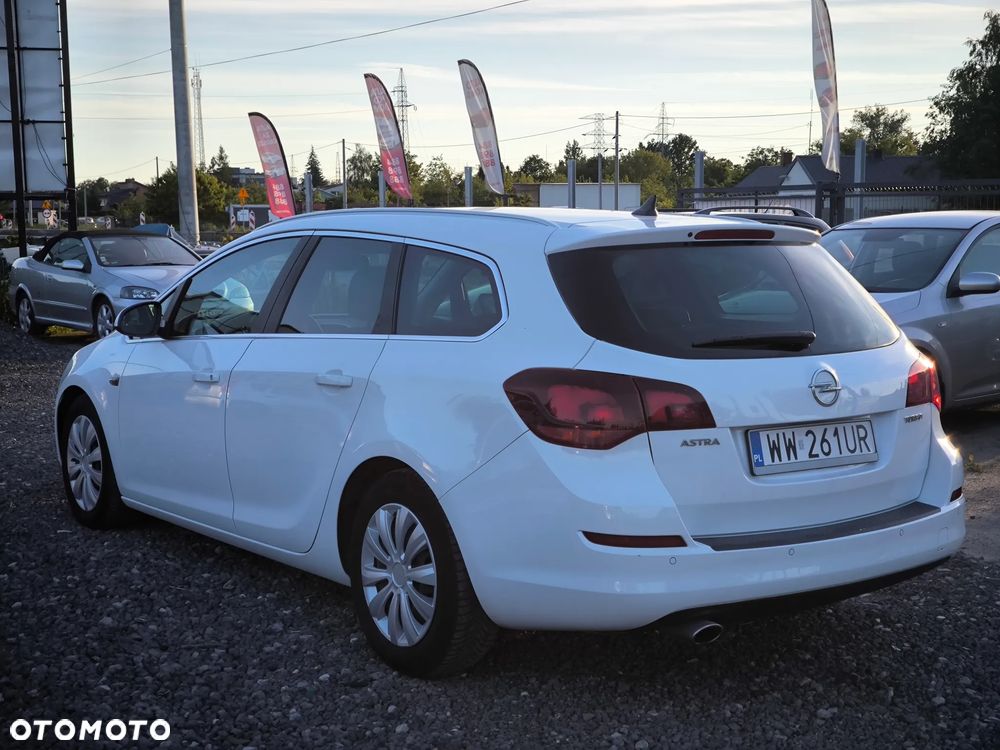 Opel Astra 1.6 T Cosmo - 6