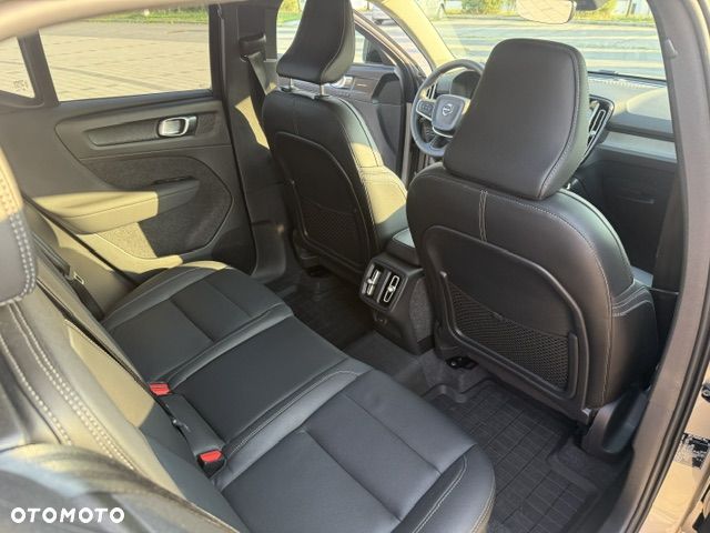 Volvo XC 40 B3 Plus Dark - 10