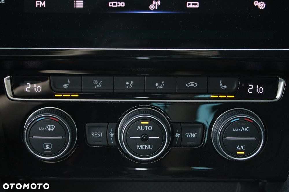 Volkswagen Passat - 22
