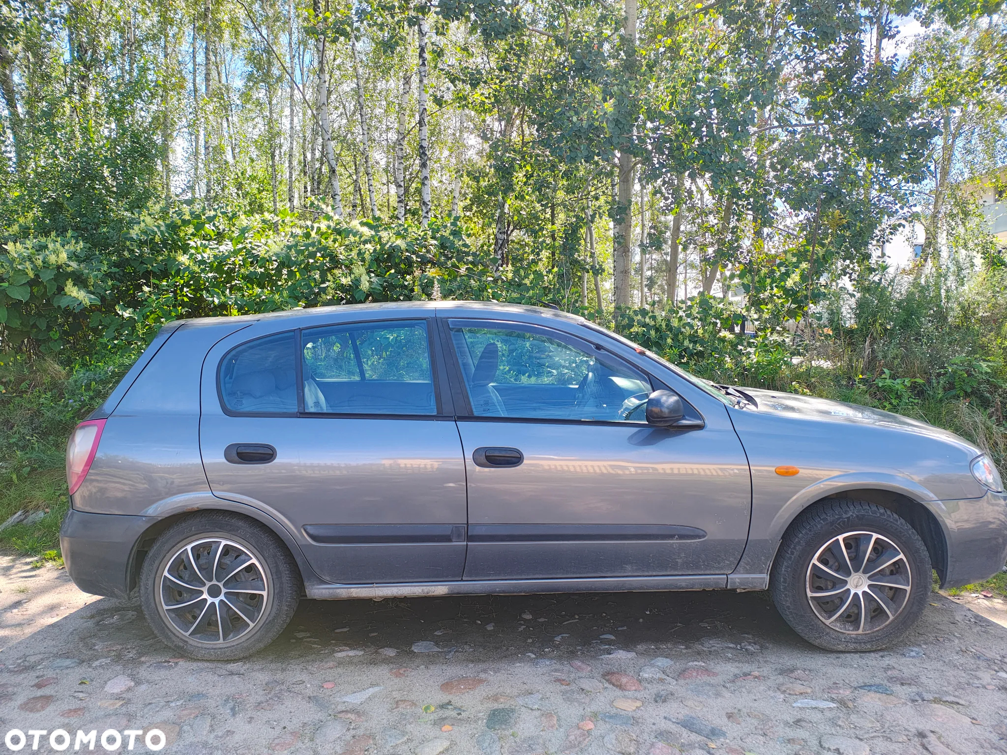 Nissan Almera - 4