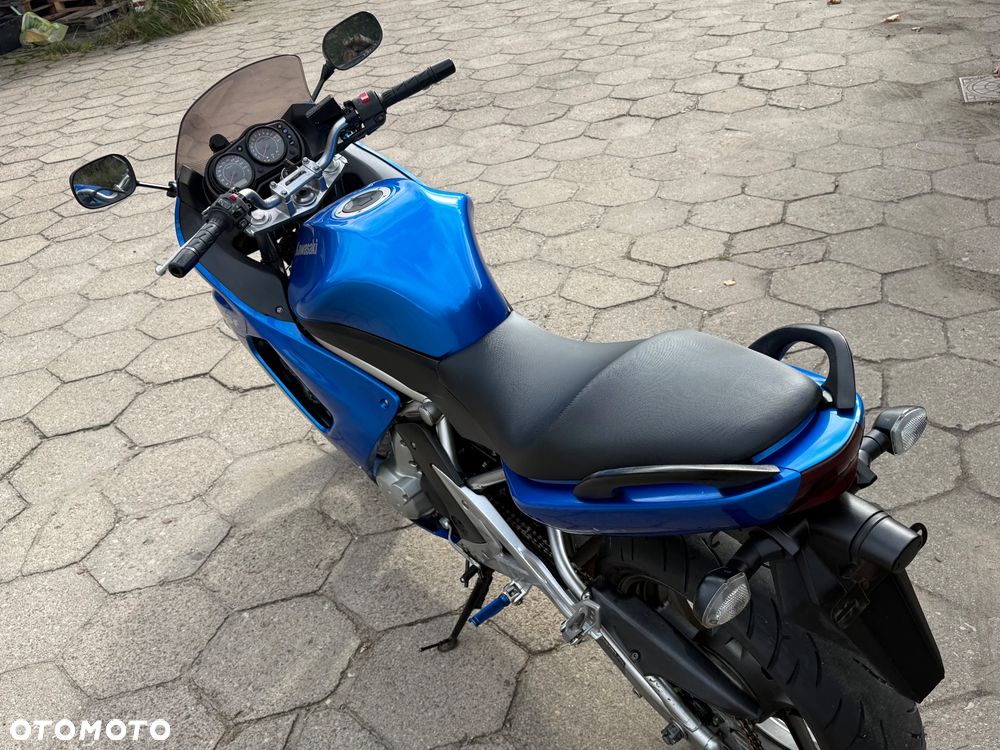 Kawasaki ER - 27
