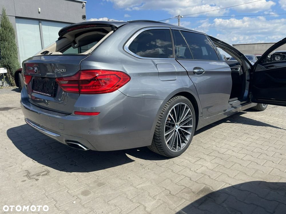 BMW Seria 5 540i xDrive Luxury Line - 7