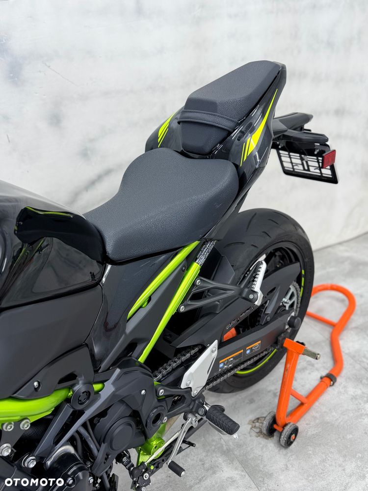 Kawasaki Z 900 - 12