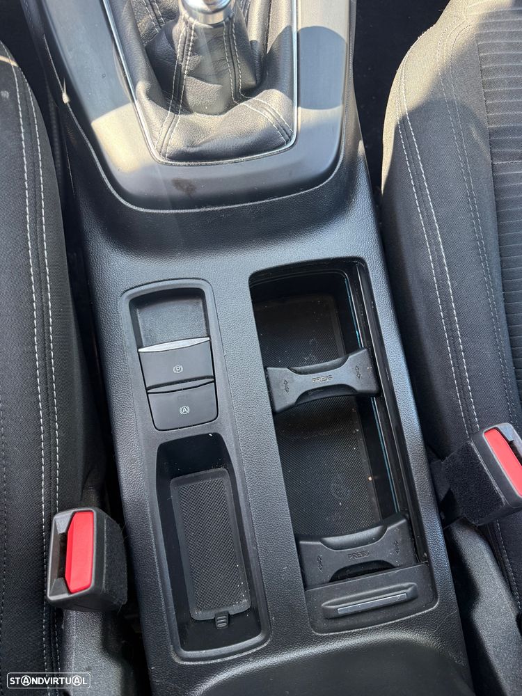 Ford Focus 1.5 EcoBlue S&S TITANIUM X - 12