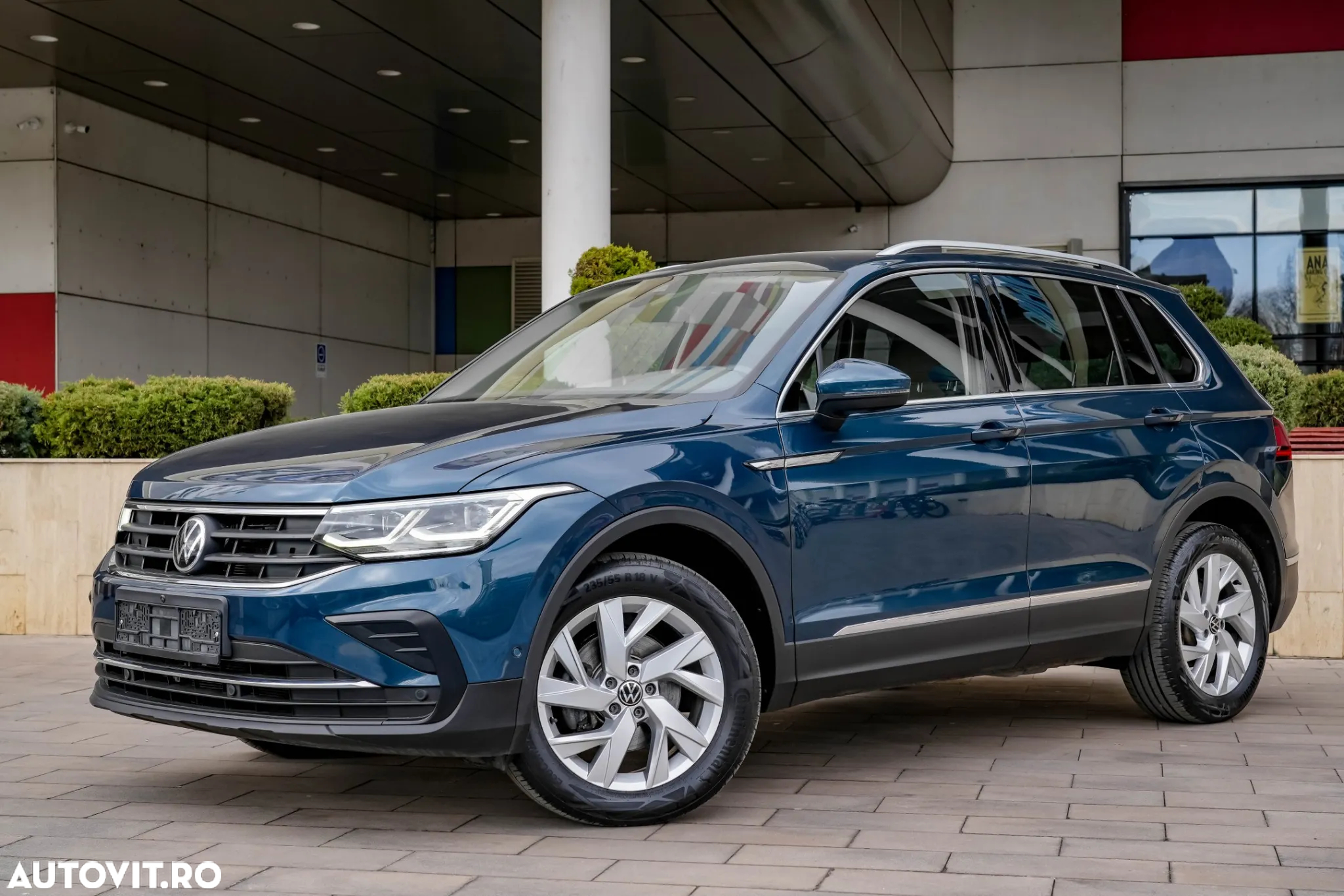 Volkswagen Tiguan 2.0 TDI SCR DSG 4Motion Elegance - 3