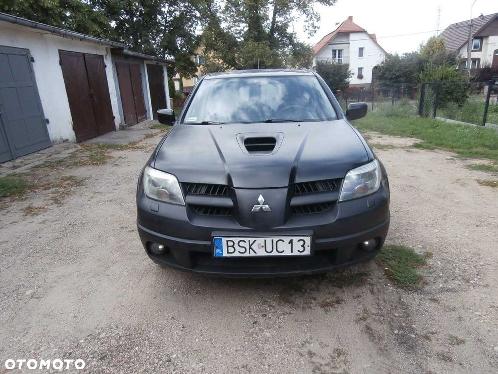 Mitsubishi Outlander - 1