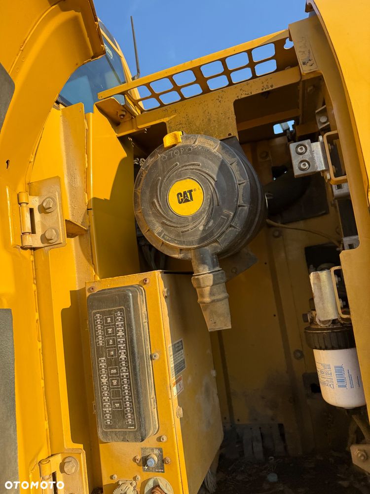 Caterpillar 318 CL - 15