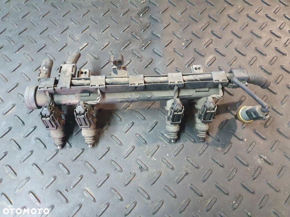 LISTWA WTRYSKOWA WTRYSKIWACZ SKODA FABIA I 1,4 MPI 5WS02620 - 4