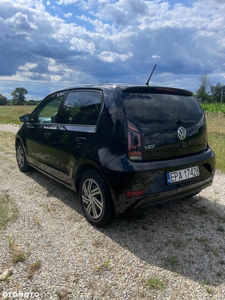 Volkswagen up! move - 6