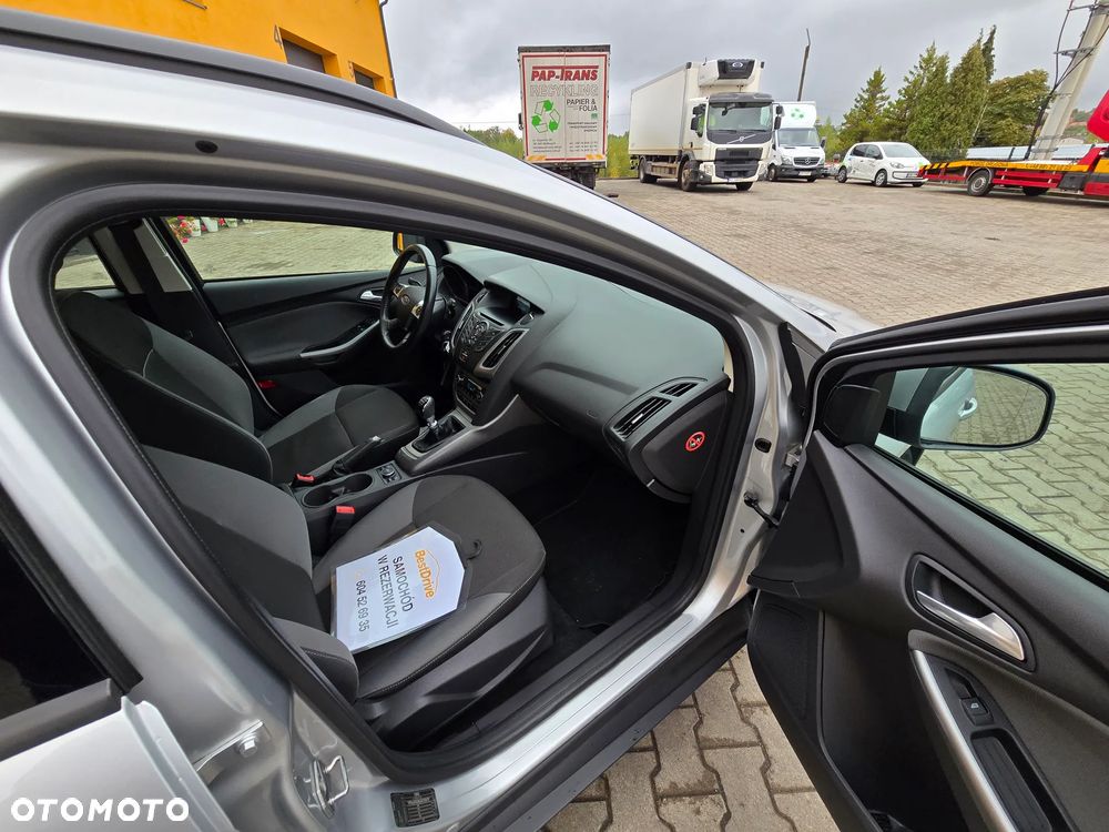 Ford Focus SW ver-1-0-ecoboost-start--stopp--system-trend - 11