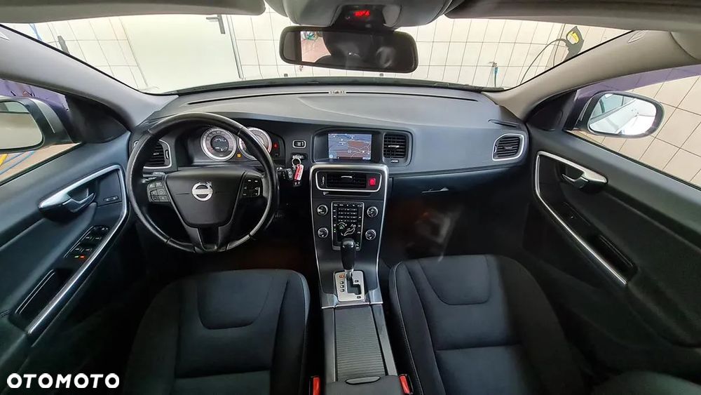 Volvo V60 D5 AWD R-Design Momentum - 14