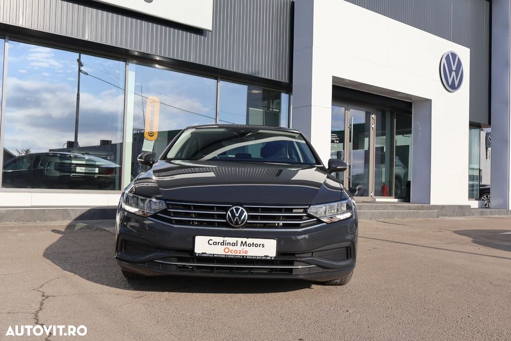 Volkswagen Passat 2.0 TDI DSG Comfortline - 1