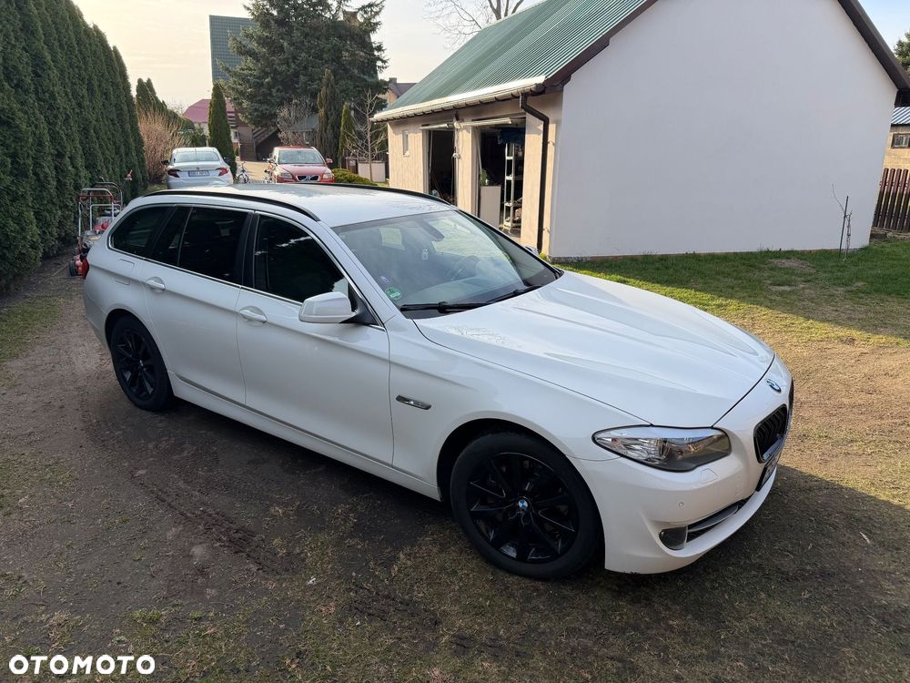 BMW Seria 5 530d xDrive Luxury Line - 7