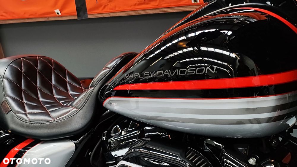 Harley-Davidson Touring Street Glide - 10
