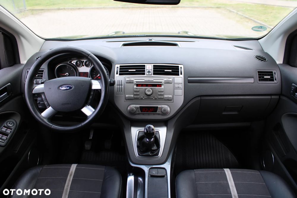 Ford Kuga - 13